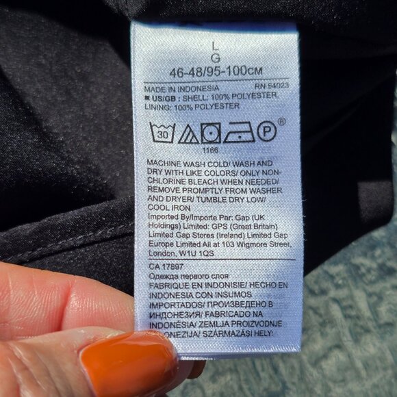 Banana Republic V neck Blouse Sleeveless Tank, size Large, EUC Black white trim - Picture 3 of 5